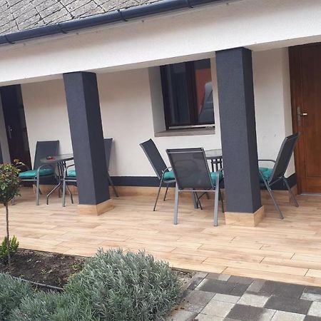 Eden Apartman ハイデゥソボスロー エクステリア 写真